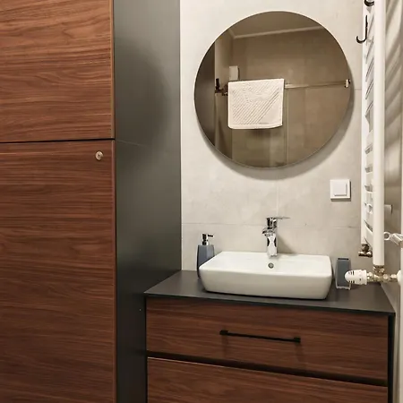 Planet Lux With Secured Parking In The Garage *