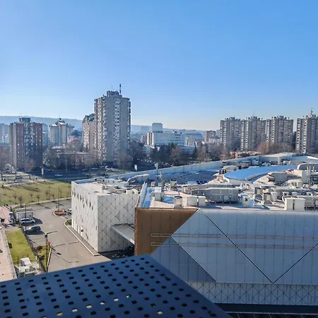 Planet Lux With Secured Parking In The Garage Apartment *