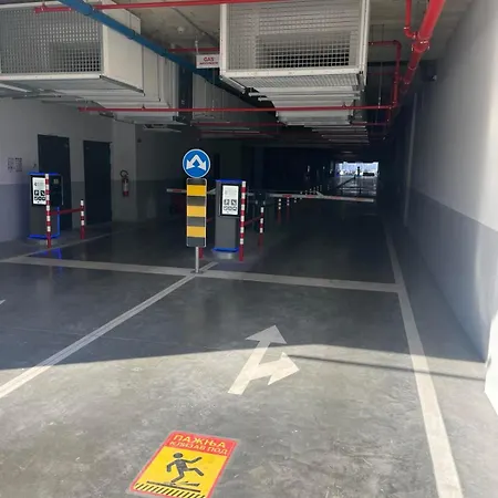 Planet Lux With Secured Parking In The Garage *